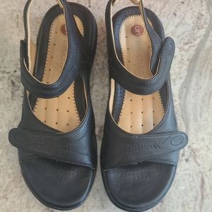 Clarks unstructured sandal